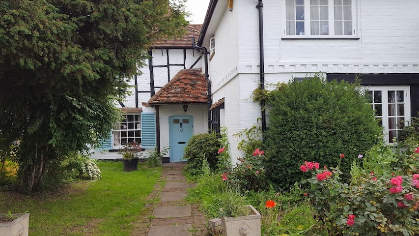 Lovely 17th century listed house