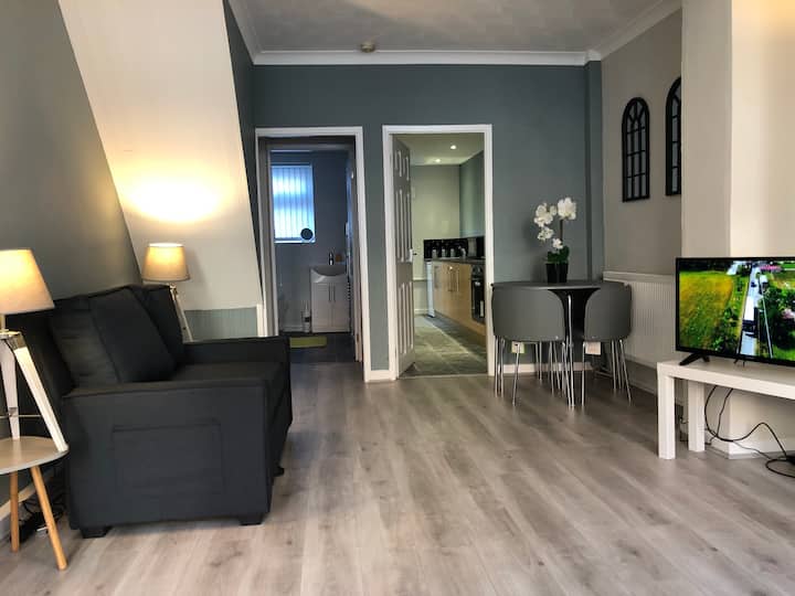 Whole House Walking Distance Anfield & Goodison ⚽️ Houses for Rent