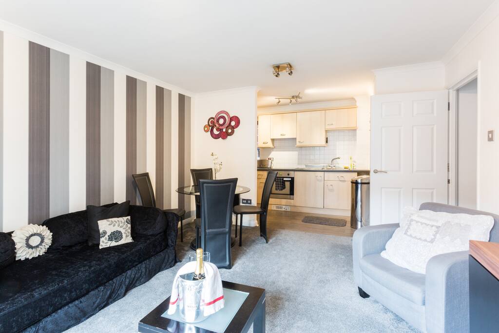 Large sitting & dining area