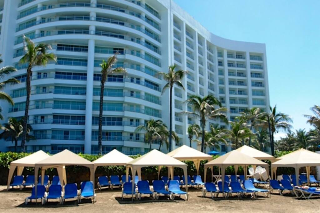 Direct access to the beach
