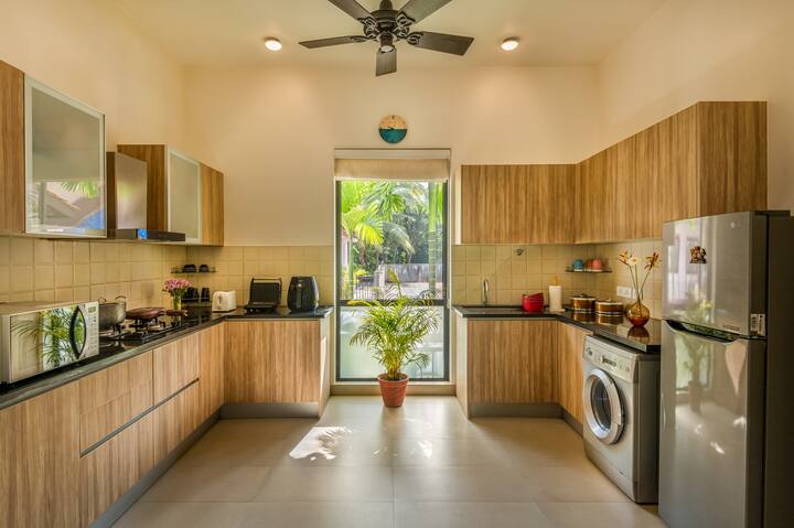 Kitchenette image 1