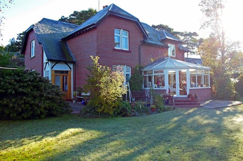 Red House B&B-homely, tranquil, beautiful views.
