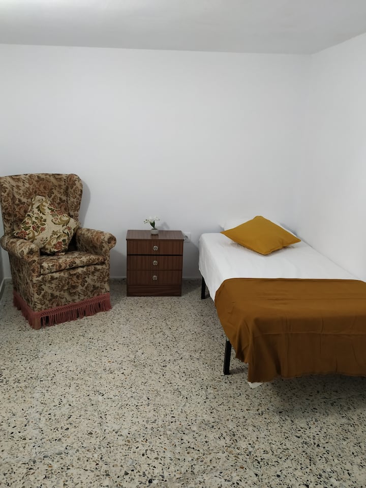 Slaapkamer Gemeubileerde slaapkamer 2