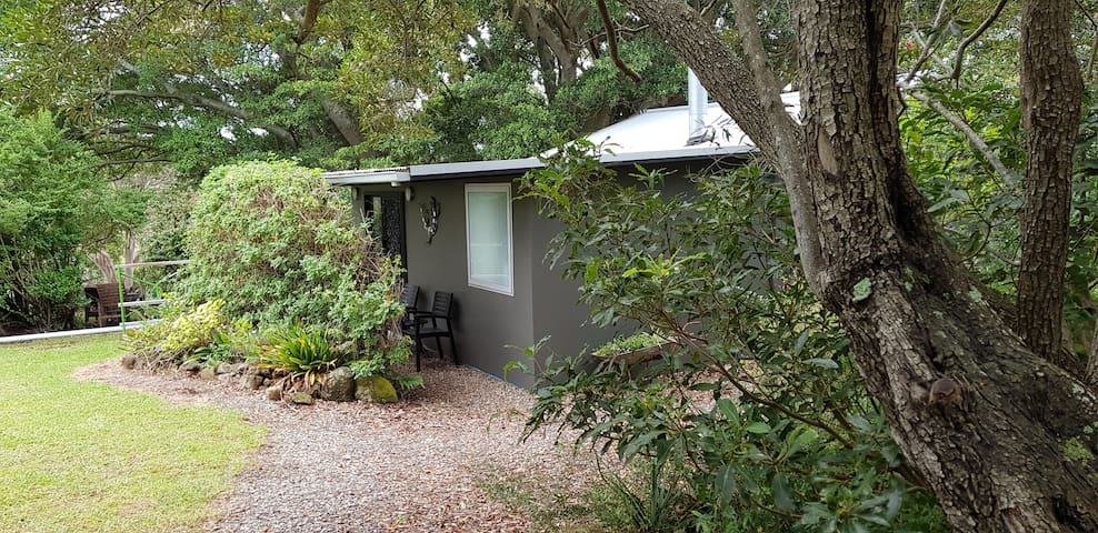 Kookaburra Cottage, self contained, very inviting,