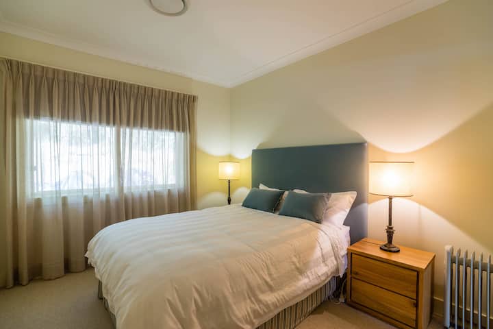 Cuarto dormitorio tamaño queen