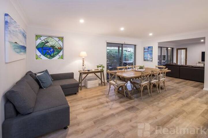 Dunn Bay Central Holiday Home-Heart of Dunsborough gallery image 5
