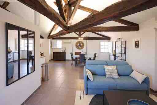 Top performing Airbnb: Unique, atypical apartment, historic heart in Albi