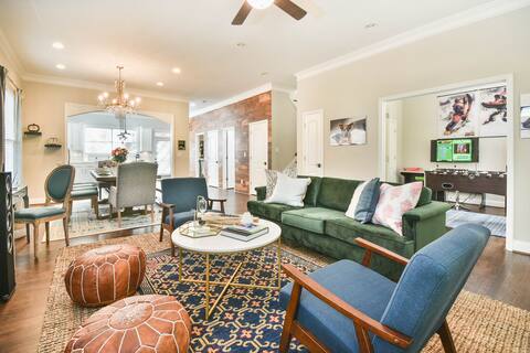 Modern-2400sq ft-Game Room-Huge Backyard-Firepit