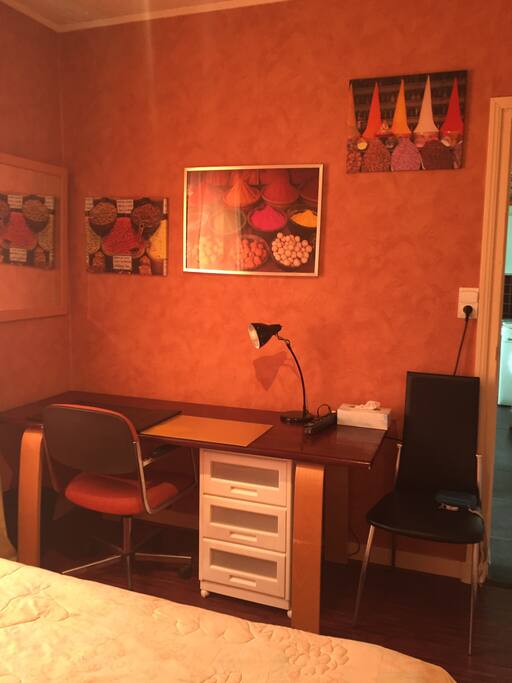 Bureau avec classeur de rangement
