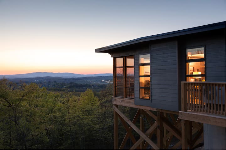 Iris Inn & Cabins managed Airbnb listing 3