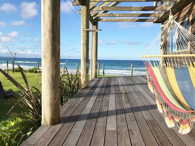 Beaumonts Beach House and Apartment on Belongil gallery image 2