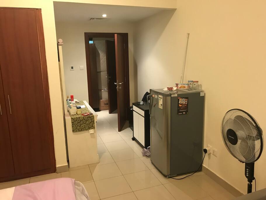Wardrobe and access to private bathroom