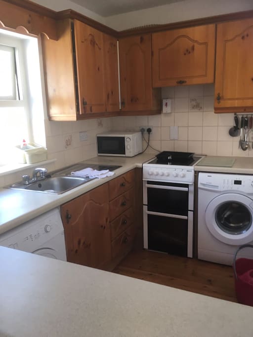 Fully fitted kitchen