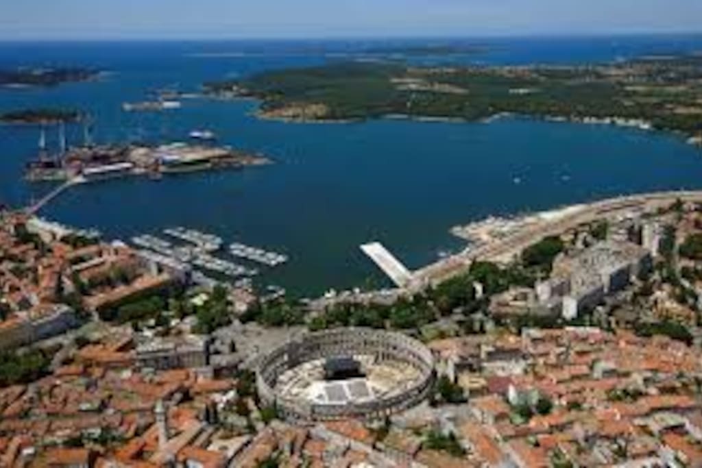 Sea bay Pula