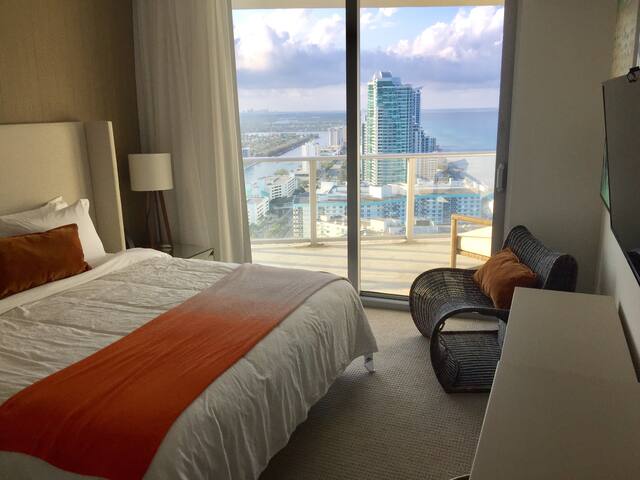 Oceanfront HYDE HOTEL&RESIDENCES2bd/2bth Hollywood gallery image 4