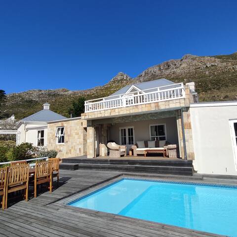 Spacious family home, Houtbay gallery image 4