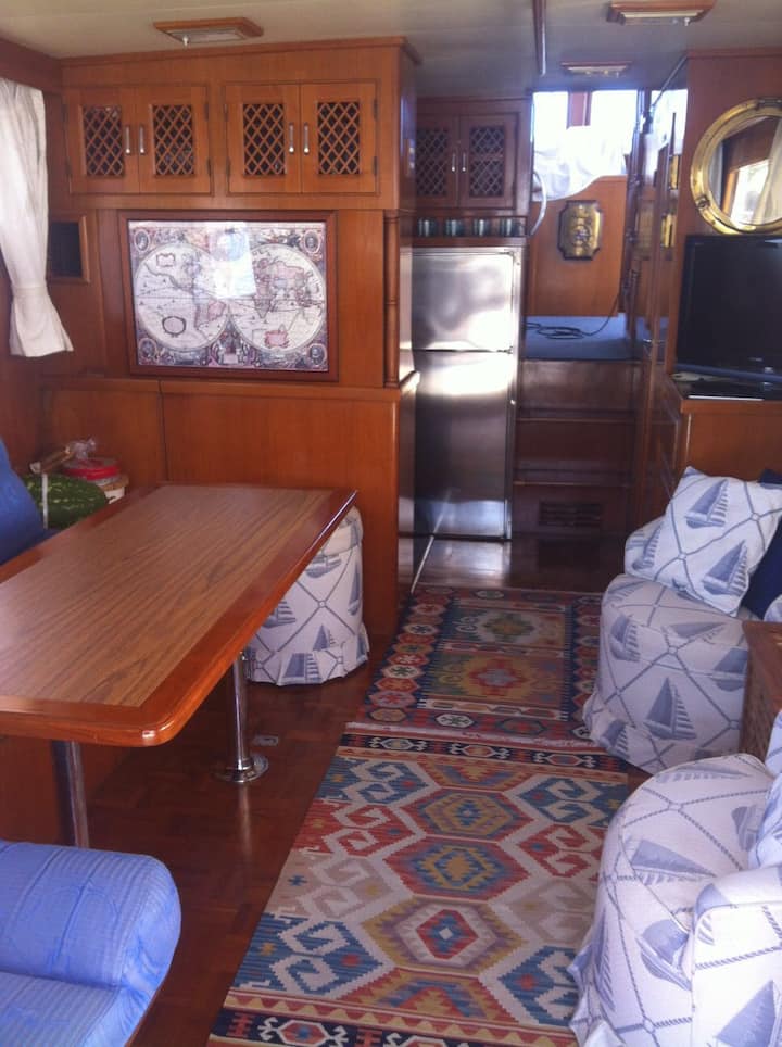 Boat&breakfast In Motor Yacht - San Vito Lo Capo