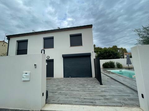 New air-conditioned apartment pool in villa