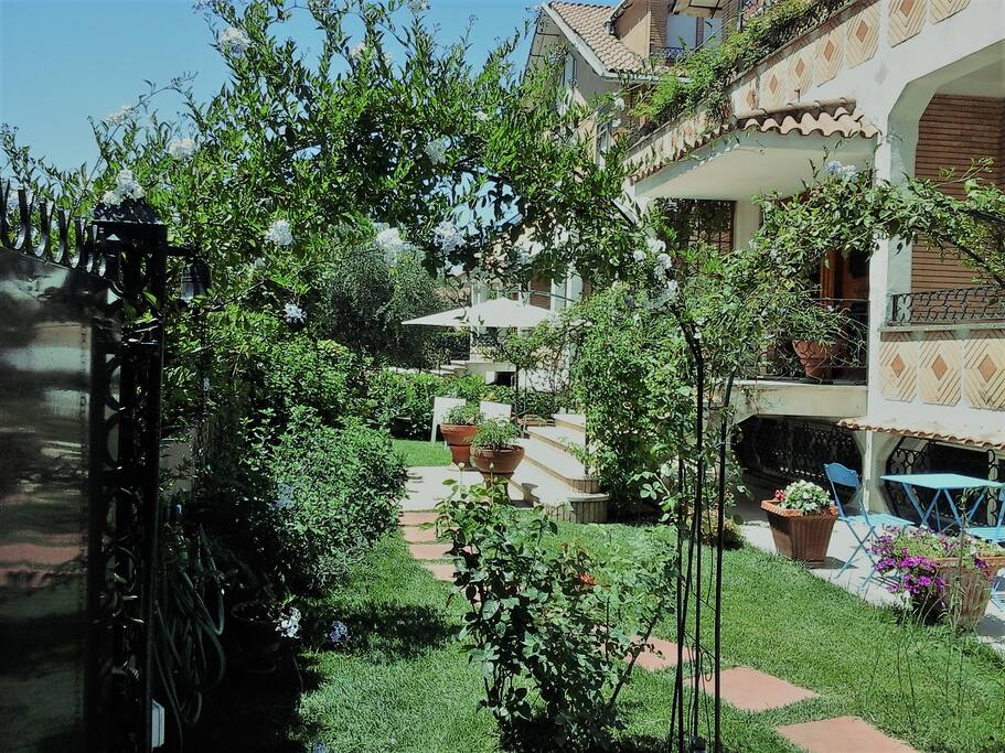 Il nostro bellissimo giardino!!