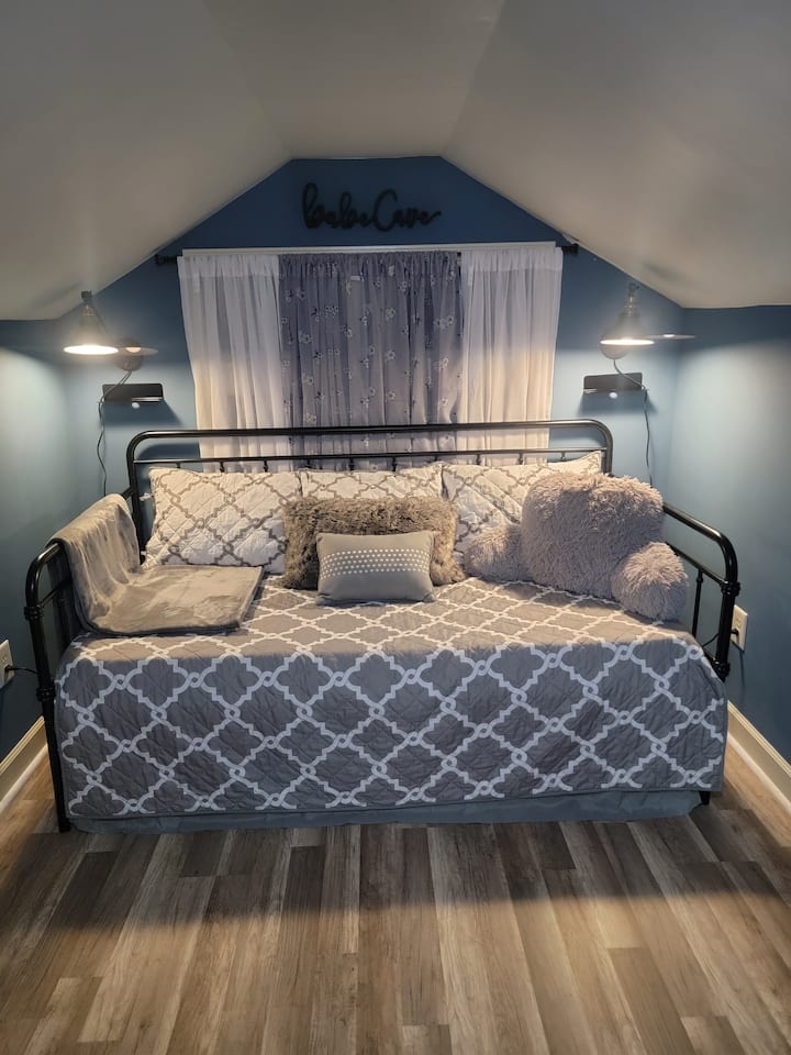 Krevat dite me Trundle, Loft