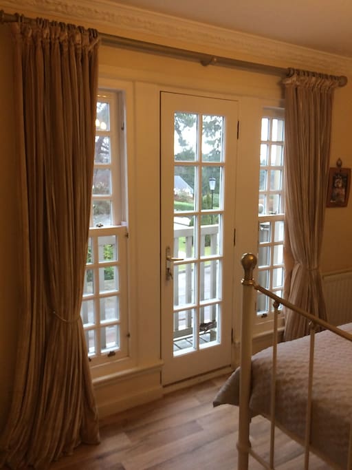 Door to balcony in master bedroom .Key provided on arrival ( optional )