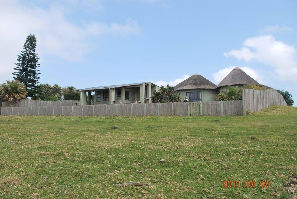 Front of the house facing the sea