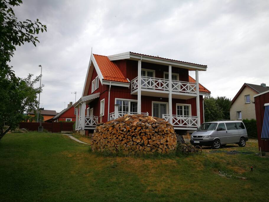 Well insulated house for your comfortable holiday
