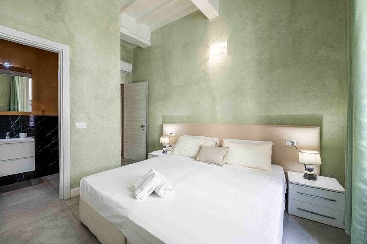 [5 Minuti – Duomo] Tripla Suite Luxury gallery image 3