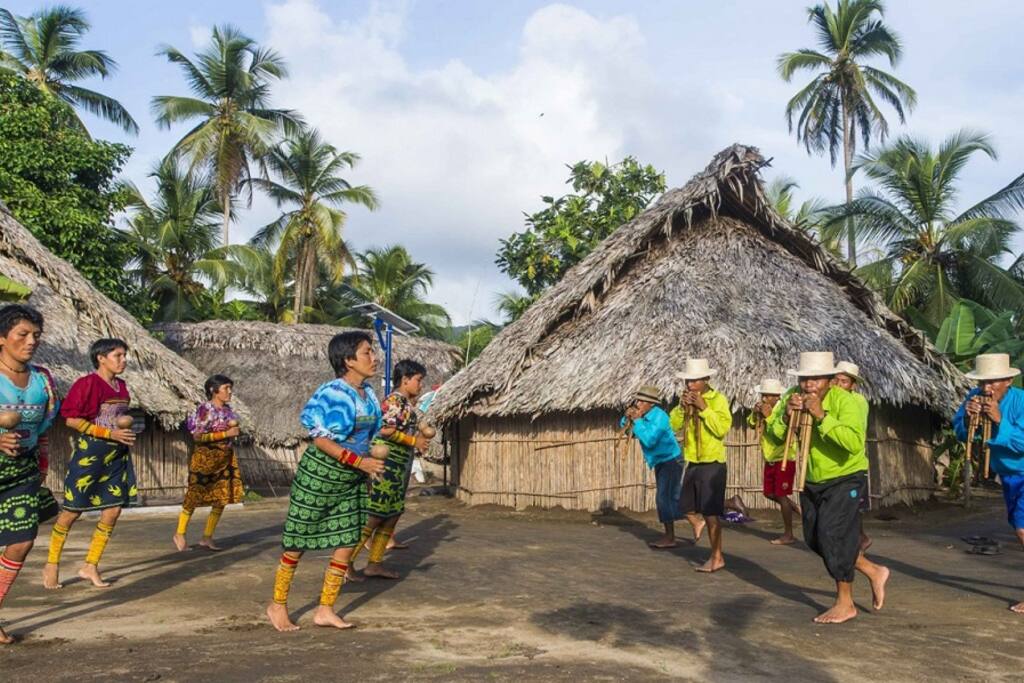 Danza típica guna en Armila
