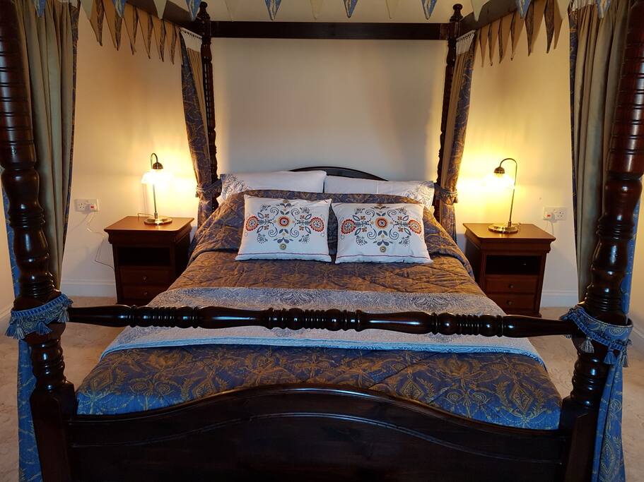 Stay in the luxurious 4 poster bedroom