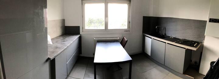 Wohnung + Parkplatz &amp; privater Garten 5 Minuten von Chu Lille