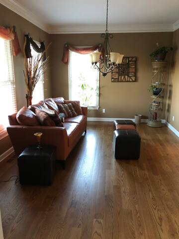 Private and modern family style home on 1 acre lot gallery image 5