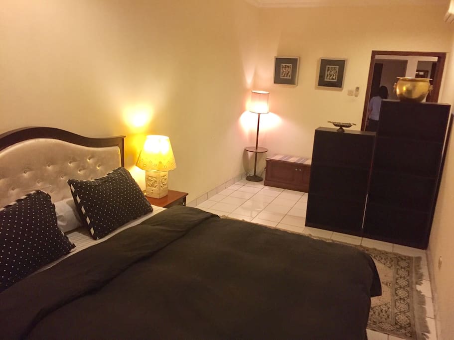 Bedroom w/ King-Size Bed