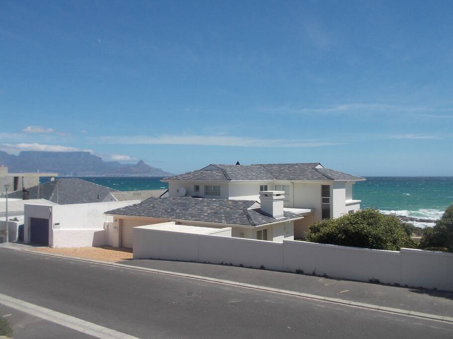 Top 100 Airbnb Rentals 2017 in Cape Town, South Africa