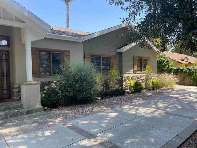 Paradise in Los Angeles gallery image 4