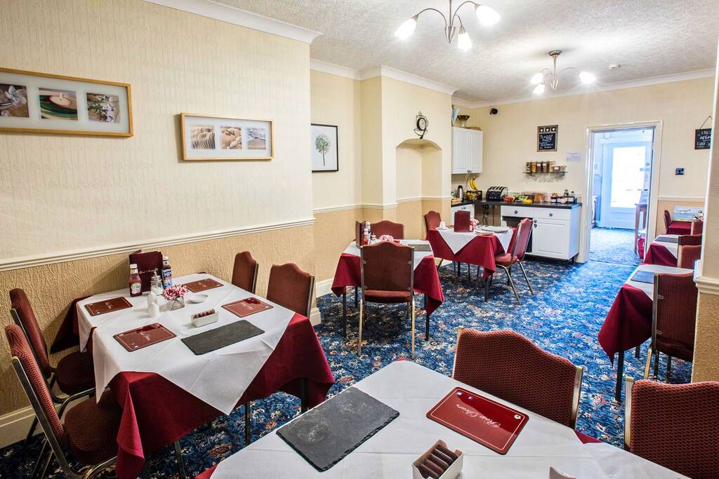 Breakfast room