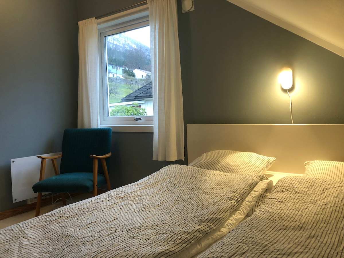 Soverom 2. Seng 150 cm * 190 cm。