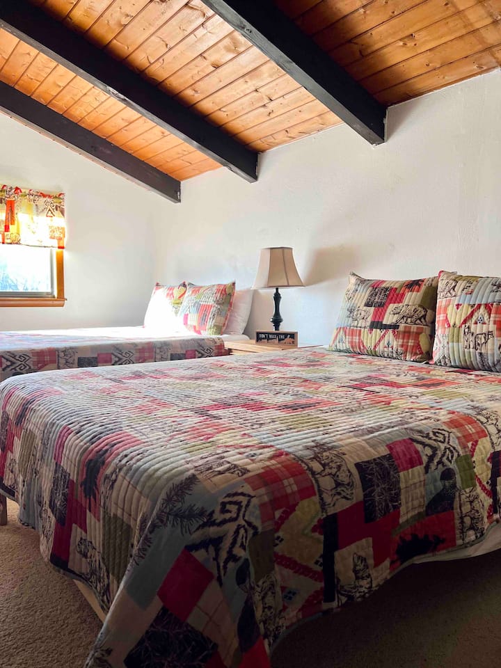 سريران ملكيّان