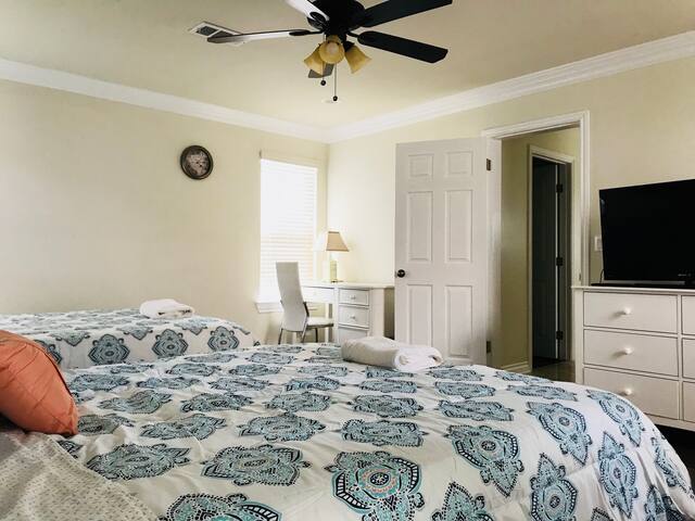 Boutique Hotel Style 8br/8ba with View gallery image 4