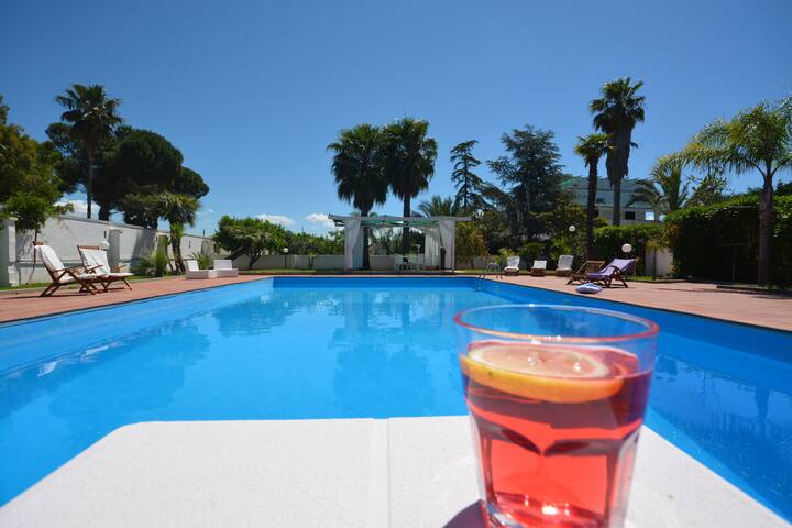 Villa a Gallipoli con piscina e campo da tennis. gallery image 2