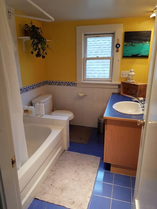 This bathroom is shared only with other travellers.