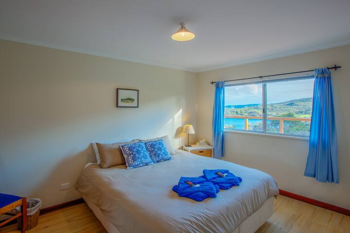 Breathtaking Views of the Taylor Inlet gallery image 4