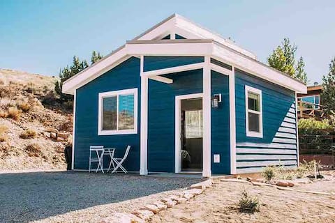 Luxury Tiny House on 1 acre near Zion & St George