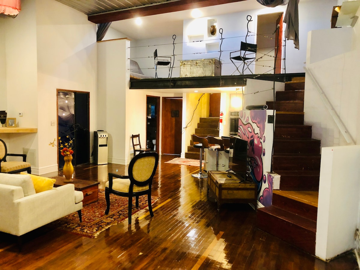 1920s fully updated unique open artist loft space - Lofts for Rent in  Brookfield, Illinois, United States - Airbnb