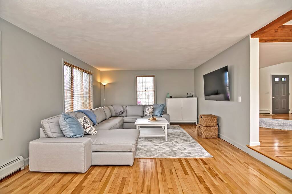 Family Tides-There is a large flat-screen tv in the family room.