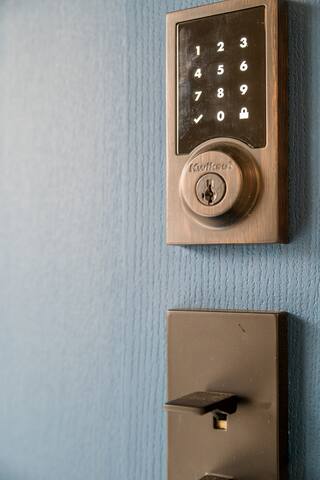 Beautiful Sophisticated Boutique B gallery image 2