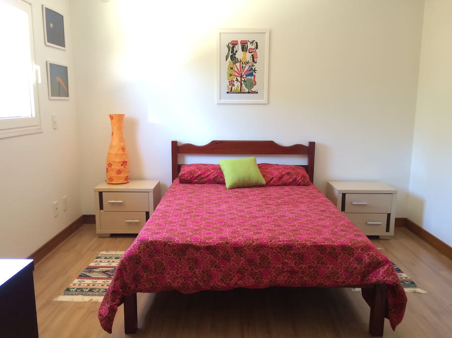 Suíte com cama de casal