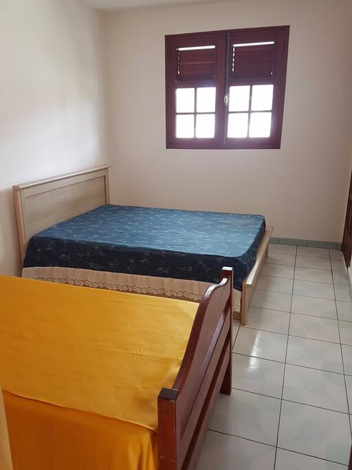 Chambre 1 avec 2 lits doubles