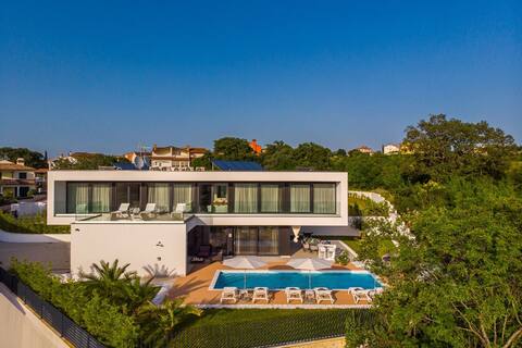 Villa eleven