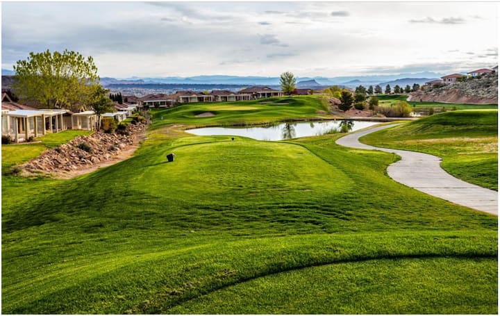 2bd 2ba Home On Golf Course With Great Amenities! - St. George, UT